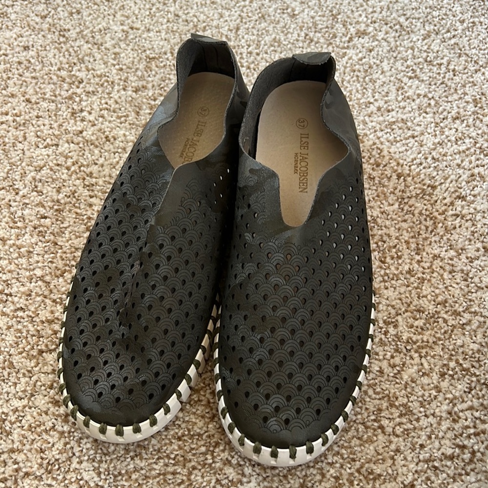 Ilse Jacobsen olive camo slipper shoe, size 37